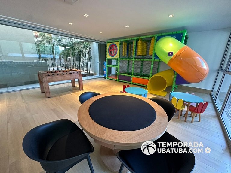 BAM209 – Apartamento frente mar com 2 dormitórios. Condomíni